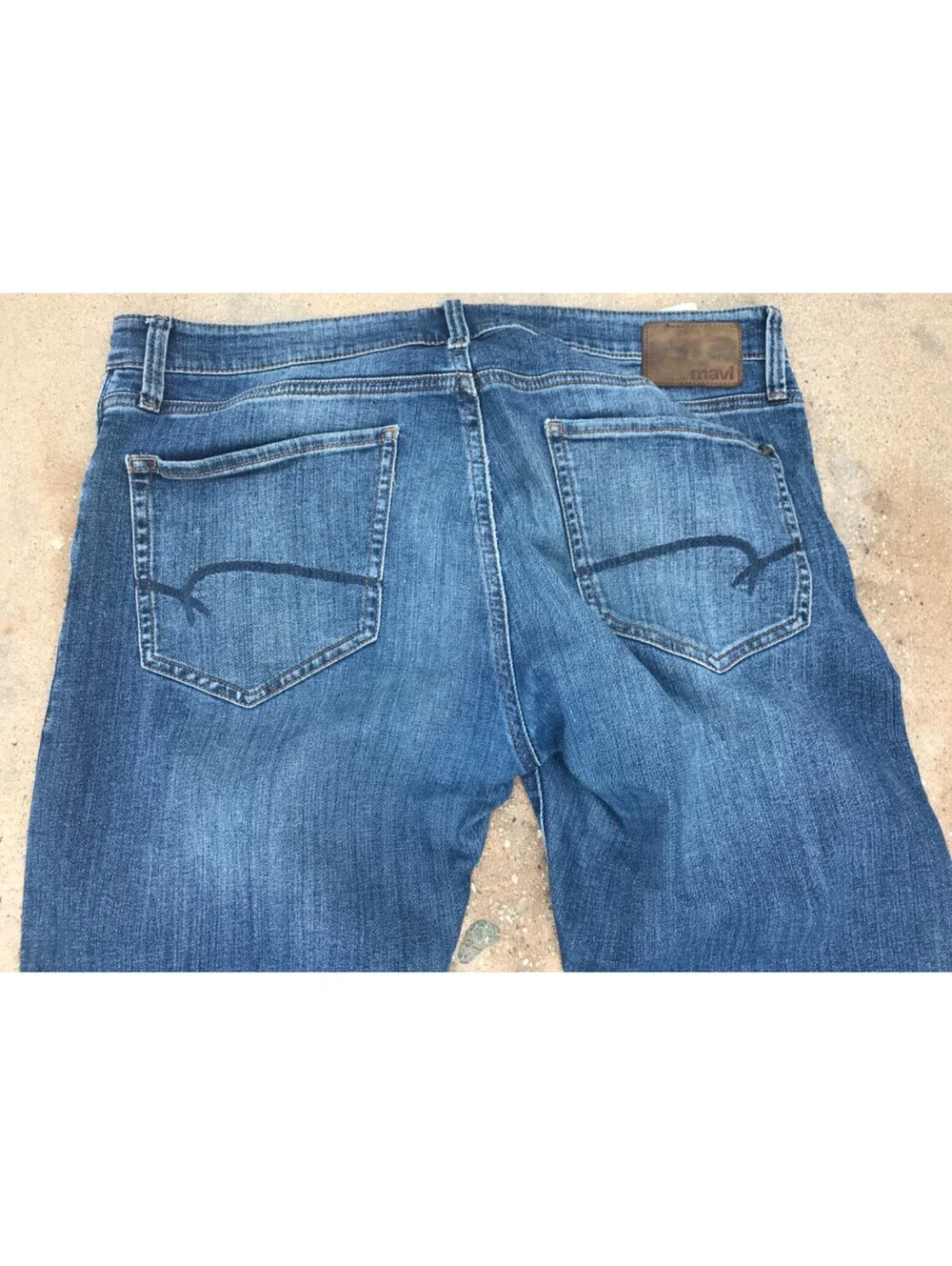 Mavi Jeans Zach Straight Leg Jeans Mens Blue Medium Wash Denim Pants Zip Fly